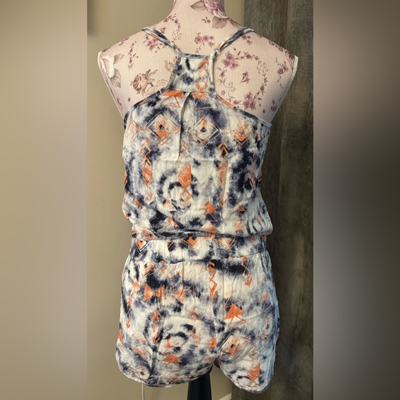 3/$20 Ocean Drive size M Romper - Picture 2 of 4